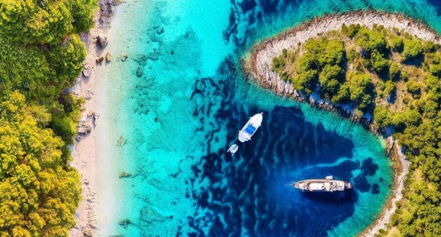From Split: Half-Day Blue Lagoon and 3 Islands Tour