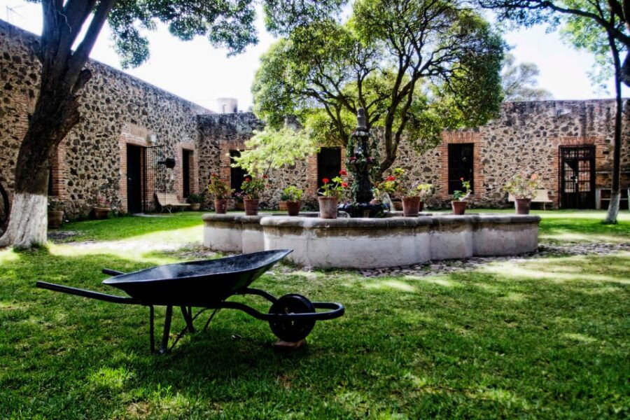 Hacienda Tochatlaco: Historical Visit, Inside the Main House