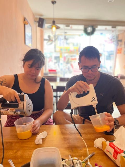 HCMC Egg Coffee Class in 1 Hour With Local Intructor & Snack