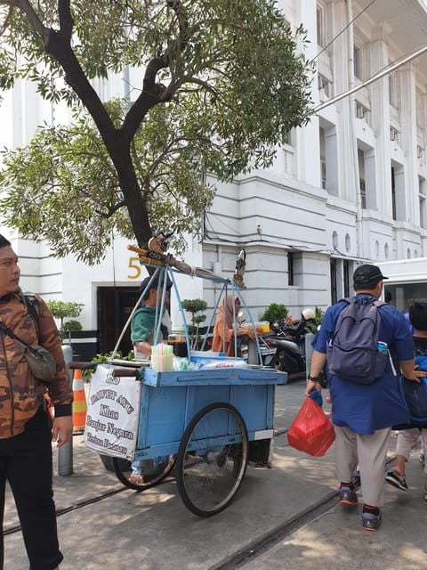 Jakarta: 10-Tasting Private Food Tour With a Local Host