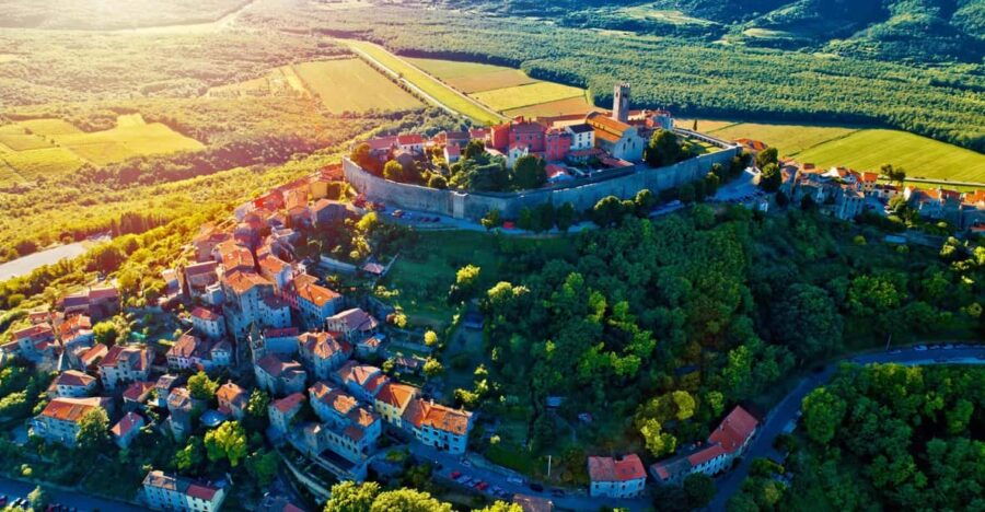 Motovun: the Trail of Giants Hiking Tour & Fritule Tasting