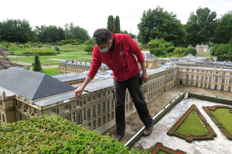 Paris: France Miniature Park Private Tour With Entry Ticket