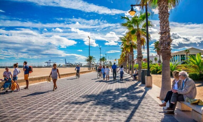 Valencia: Yamaha E Bike; Beaches and City of Arts & Sciences