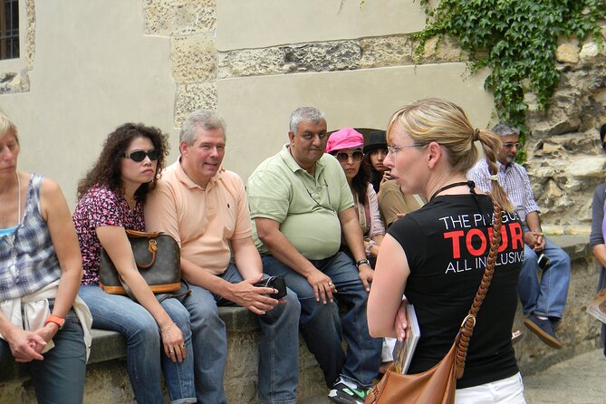 6 Hours Prague Tour All Inclusive: Pick Up, Lunch & Boat Trip - Tour Finishes at Old Town Square