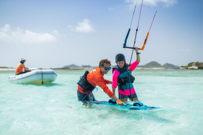 Djerba Island: Beginners Kite Surfing Course - Handling Larger Kites With Assistance