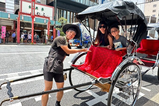 Family Fun in Asakusa All Inclusive Private Guided Tour - Navigating the Vibrant Sensoji Temple