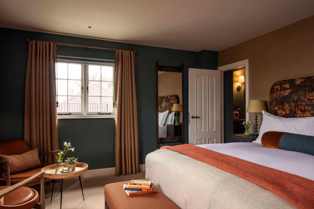 The Falcon Hotel Review