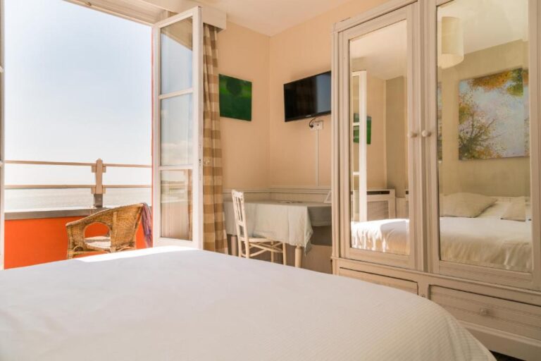 Hotel Restaurant Les Tourelles Review